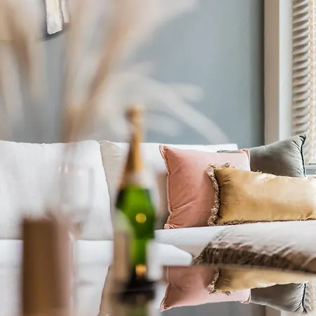 Rose Apartment