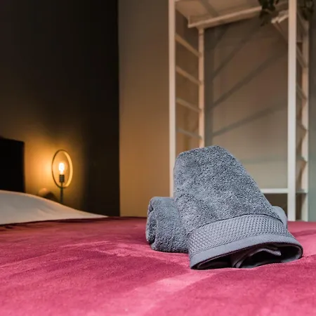 Rose Apartment *
