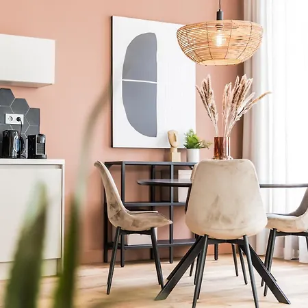 Rose Apartment *