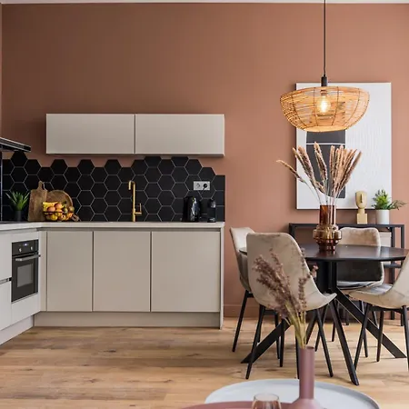 Rose Apartment *