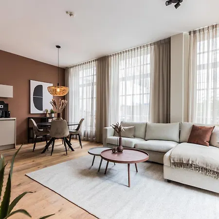 Rose Apartment *