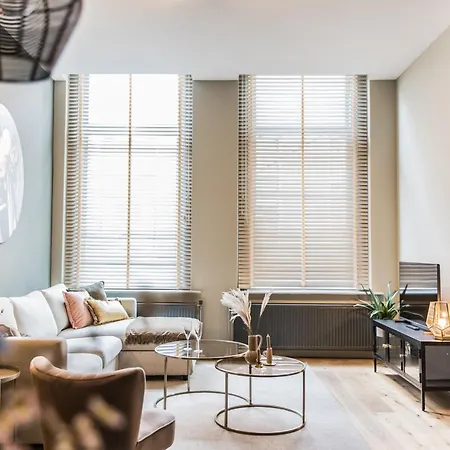 Rose Apartment *